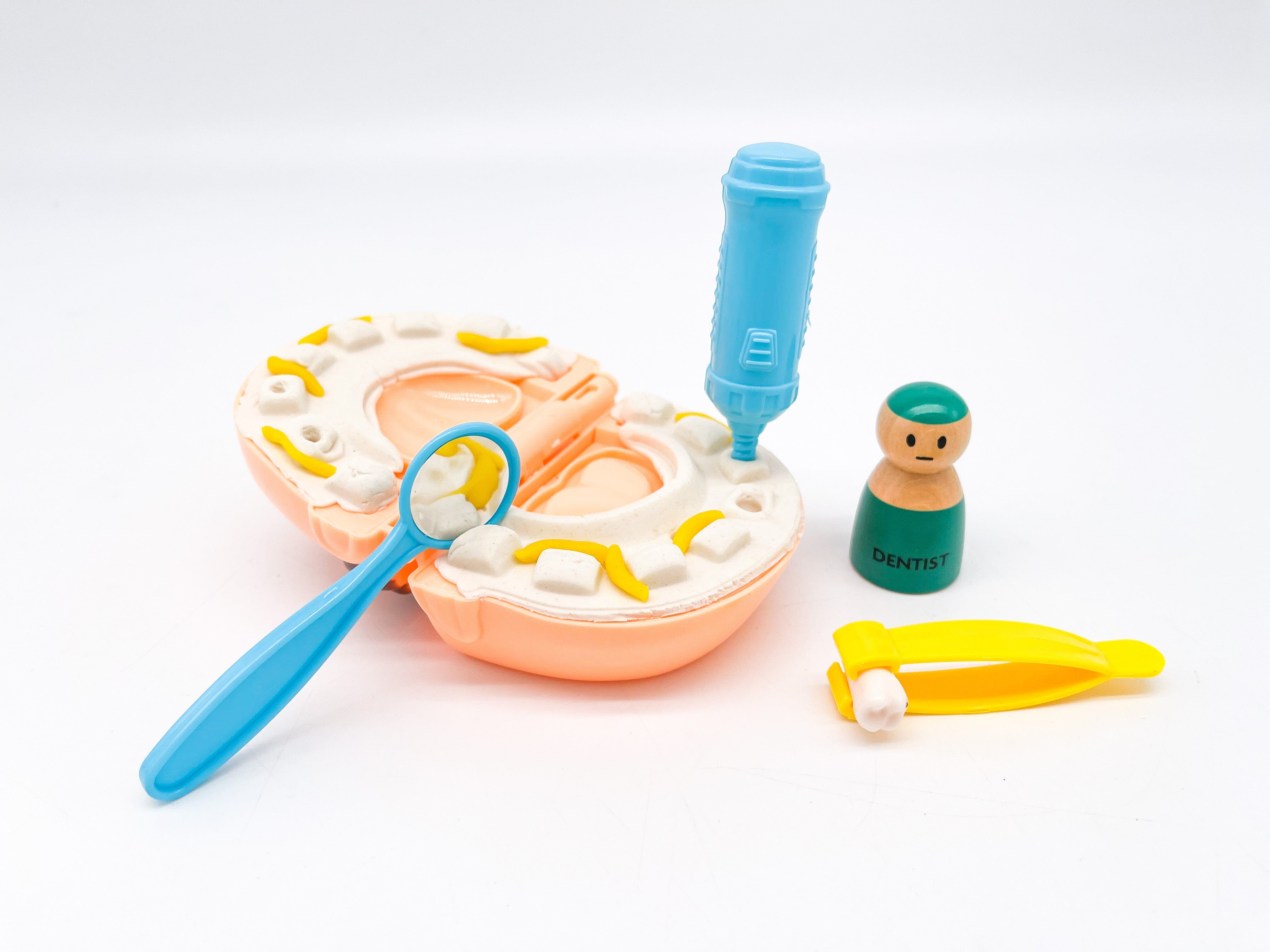 Dentist Kit Sensory Kit Young, Wild & Friedman 